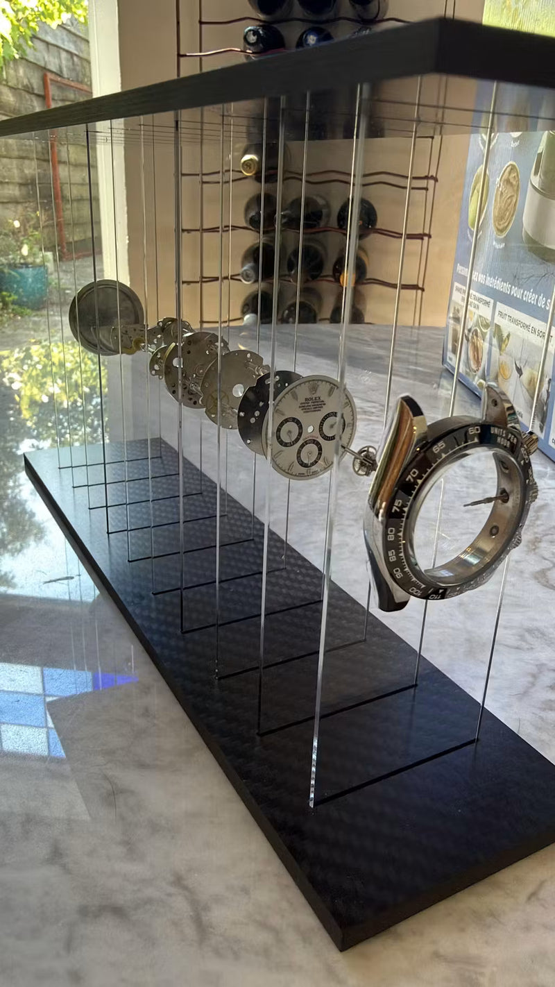 A real eye-catcher and a fantastic concept, executed beautifully. The quality exceeded my expectations, and the presentation is outstanding. It was also very well packaged, with excellent shipment tracking from start to finish. Highly recommended.