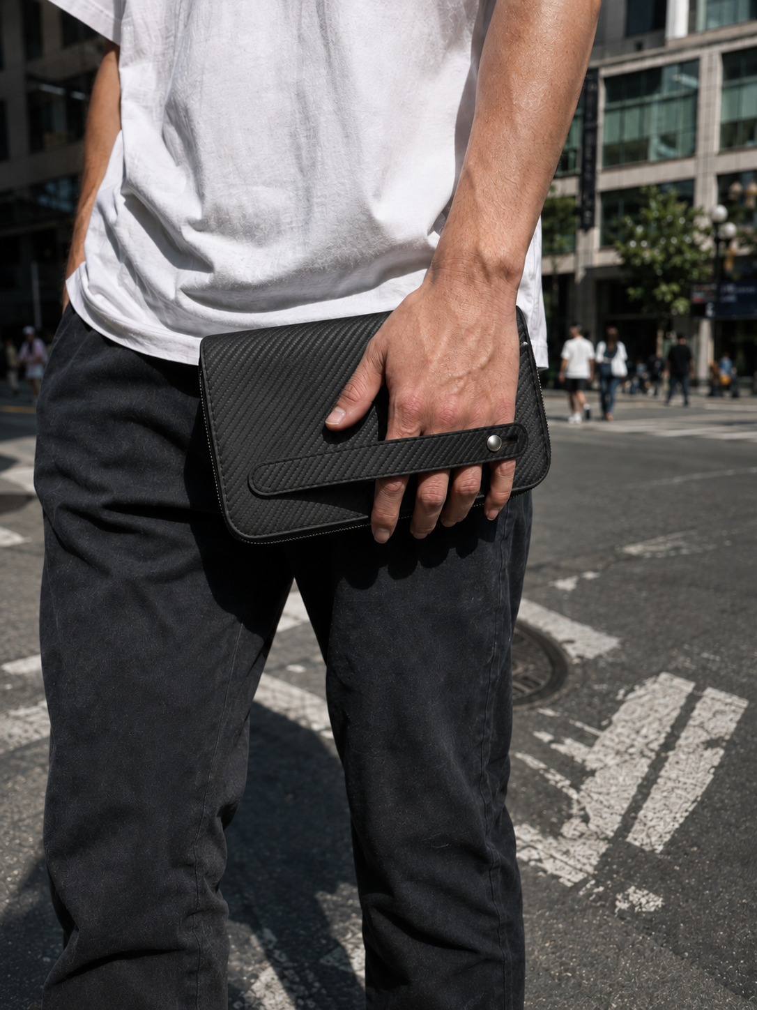 Carbon Fiber Pouch for Everyday Carry · Mulsanne