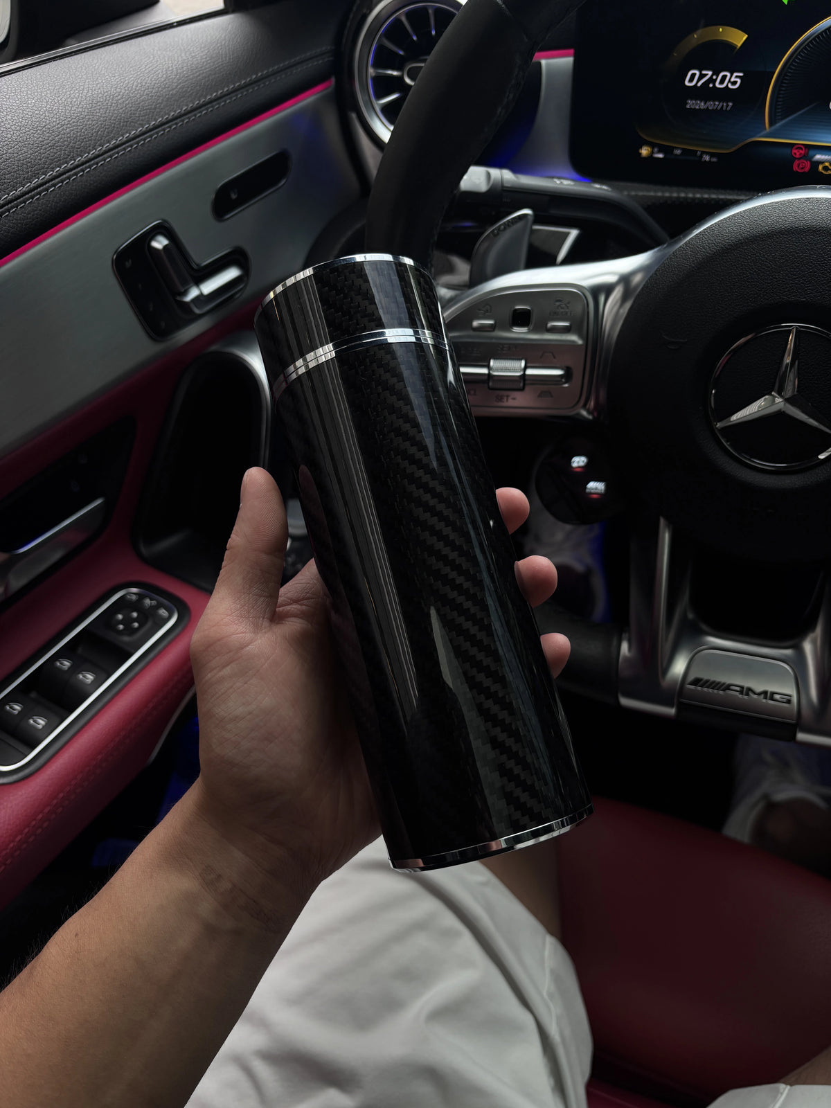 Insulated Carbon Fiber Water Bottle · Pitlane