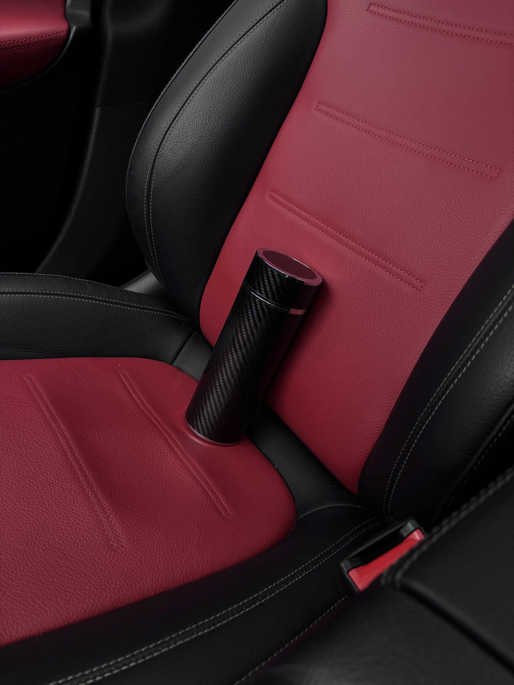 Insulated Carbon Fiber Water Bottle · Pitlane