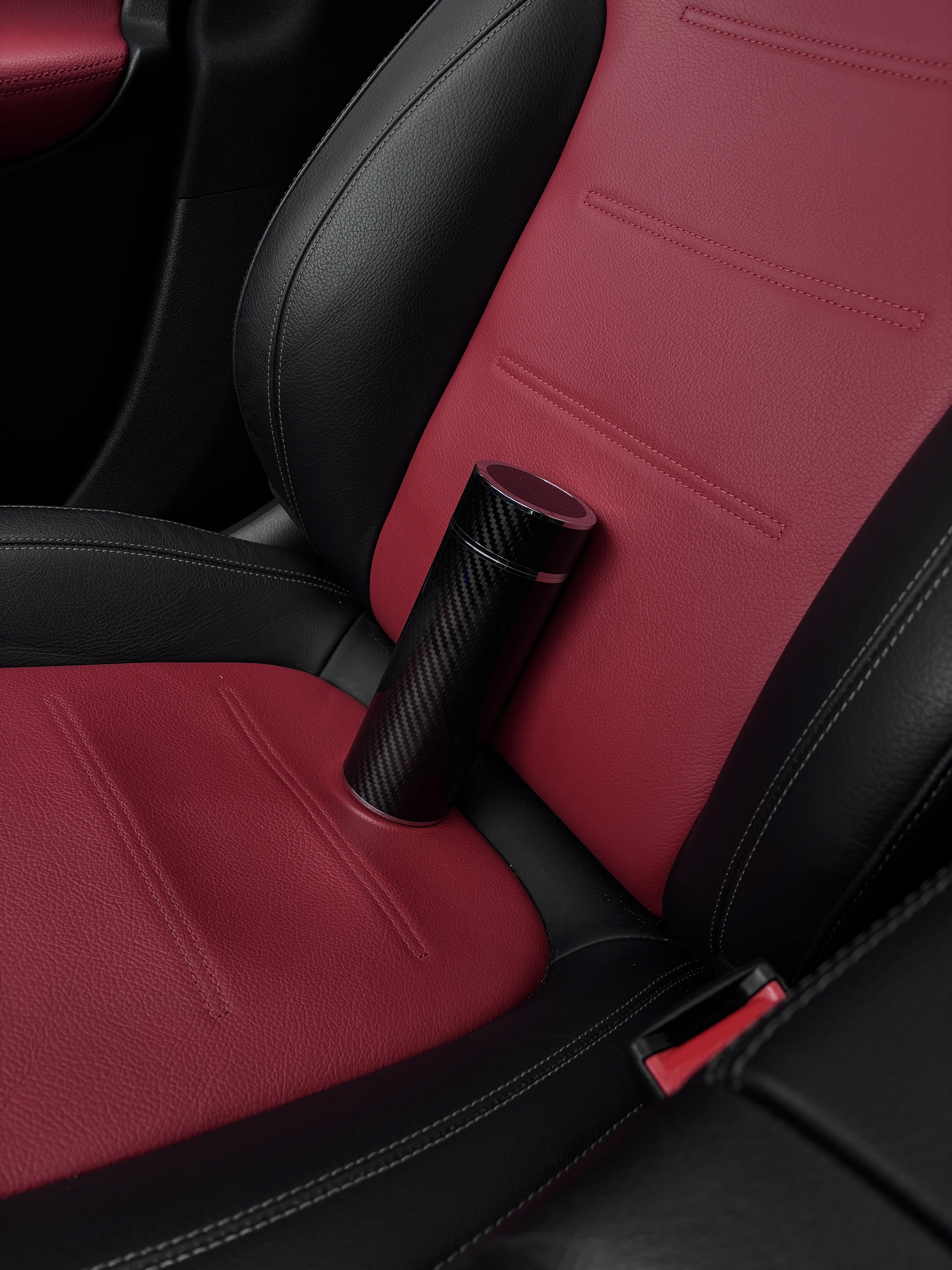Insulated Carbon Fiber Water Bottle · Pitlane