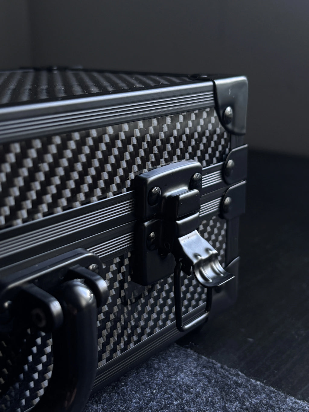 Carbon Fiber Key Box, Suede Lined · Eau Rouge