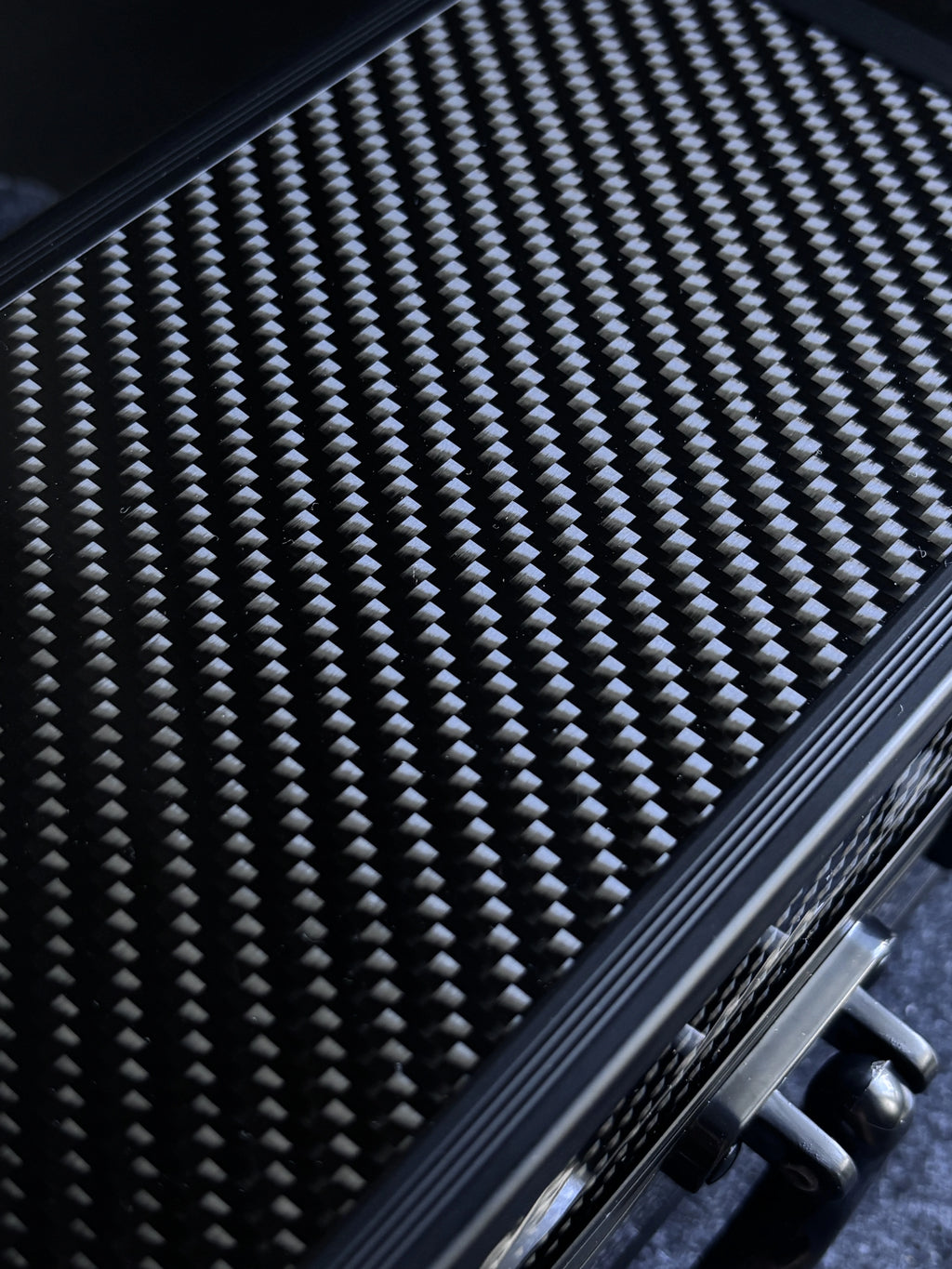 Carbon Fiber Key Box, Suede Lined · Eau Rouge