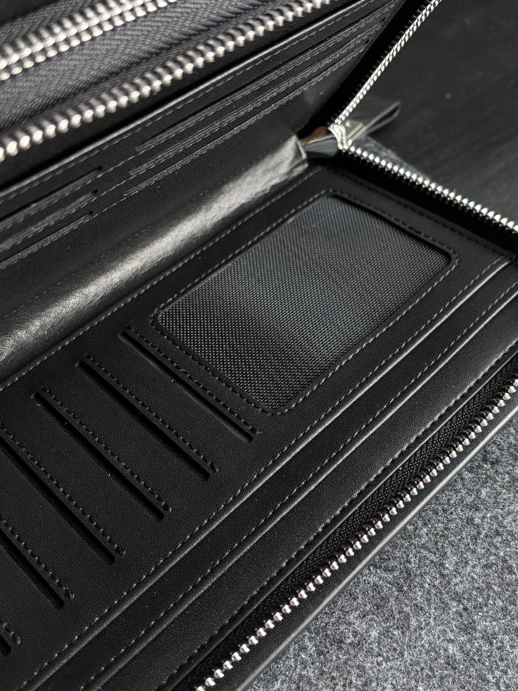 Carbon Fiber Pouch for Everyday Carry · Mulsanne