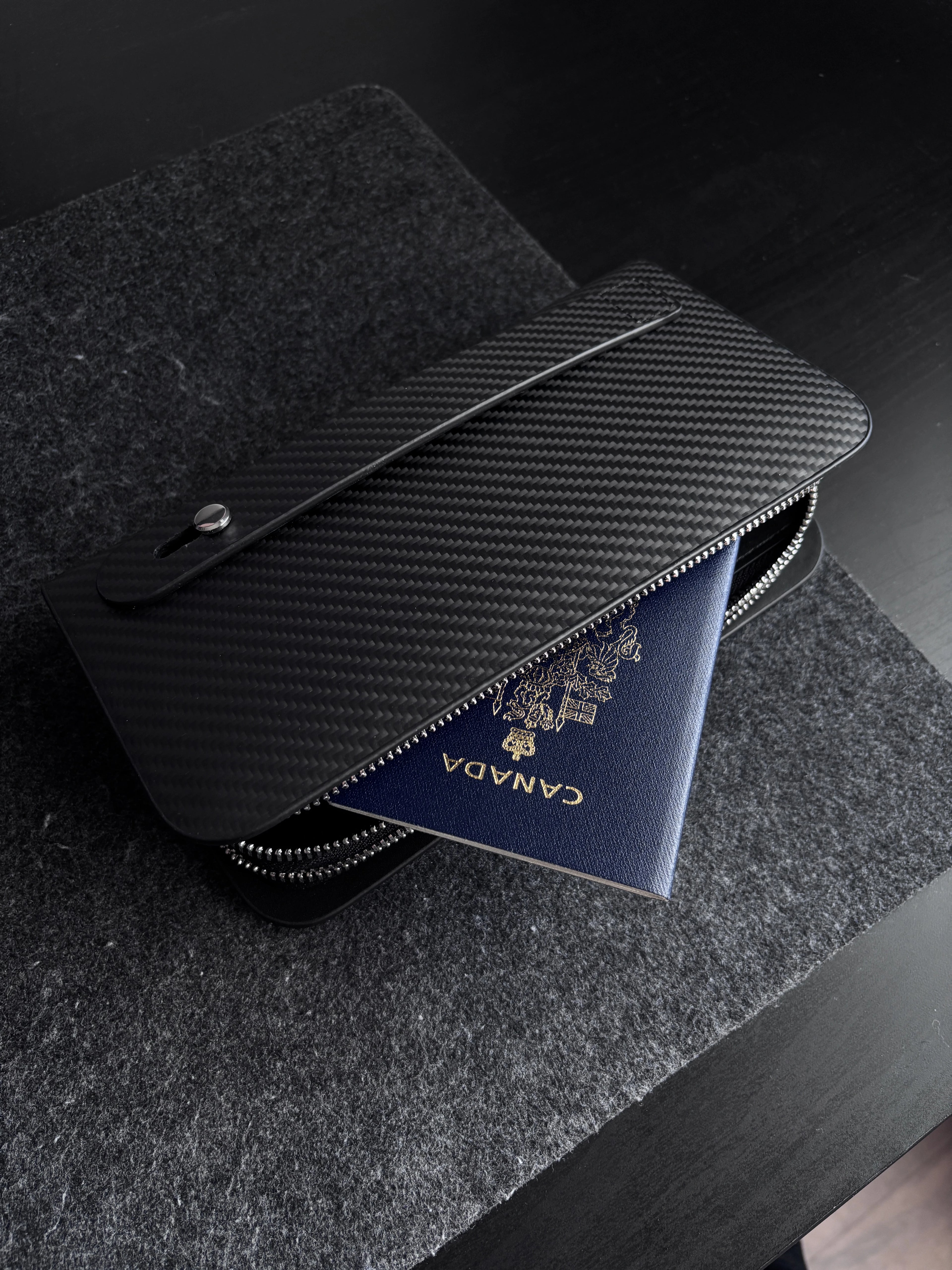 Carbon Fiber Pouch for Everyday Carry · Mulsanne
