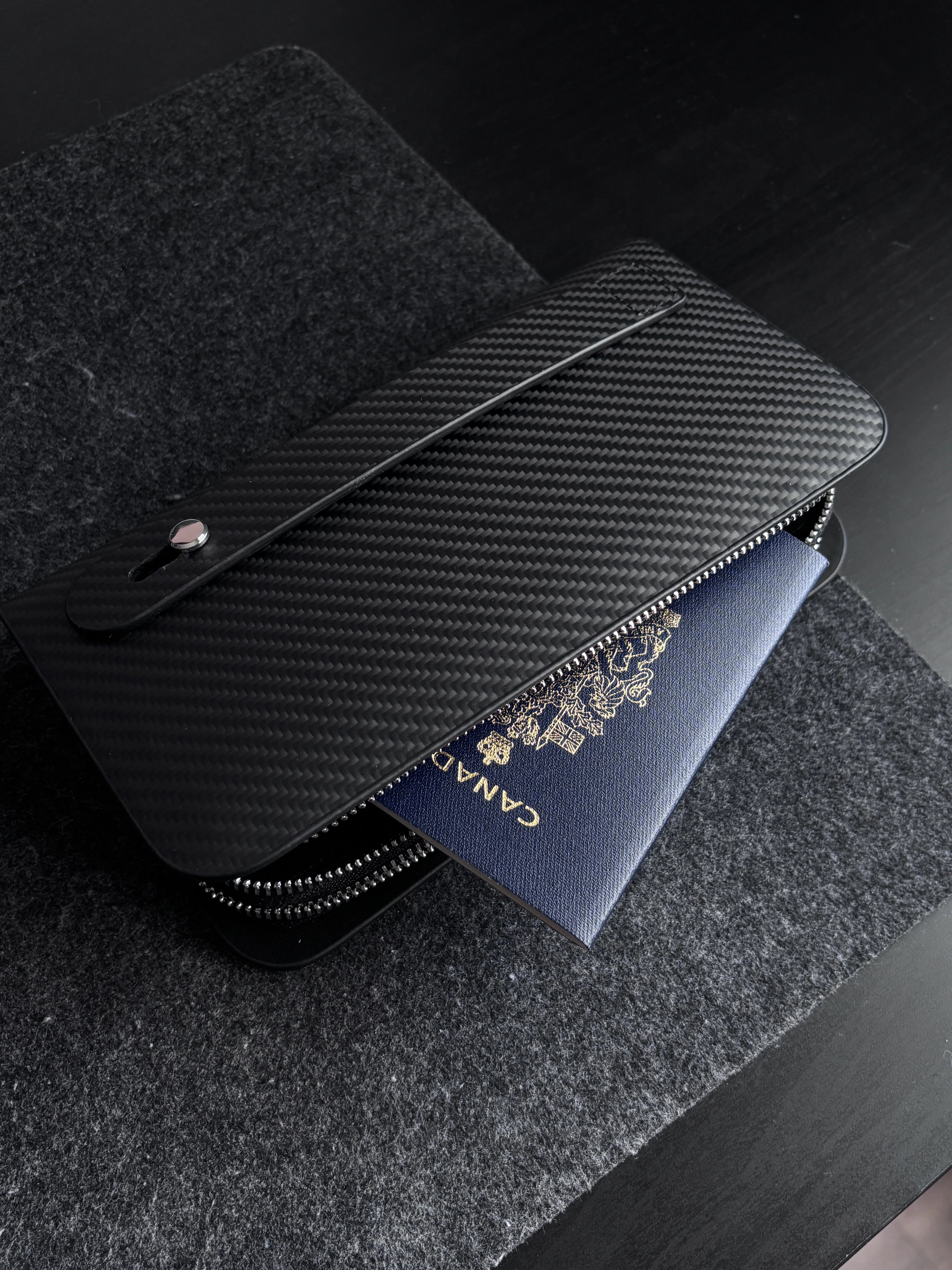 Carbon Fiber Pouch for Everyday Carry · Mulsanne