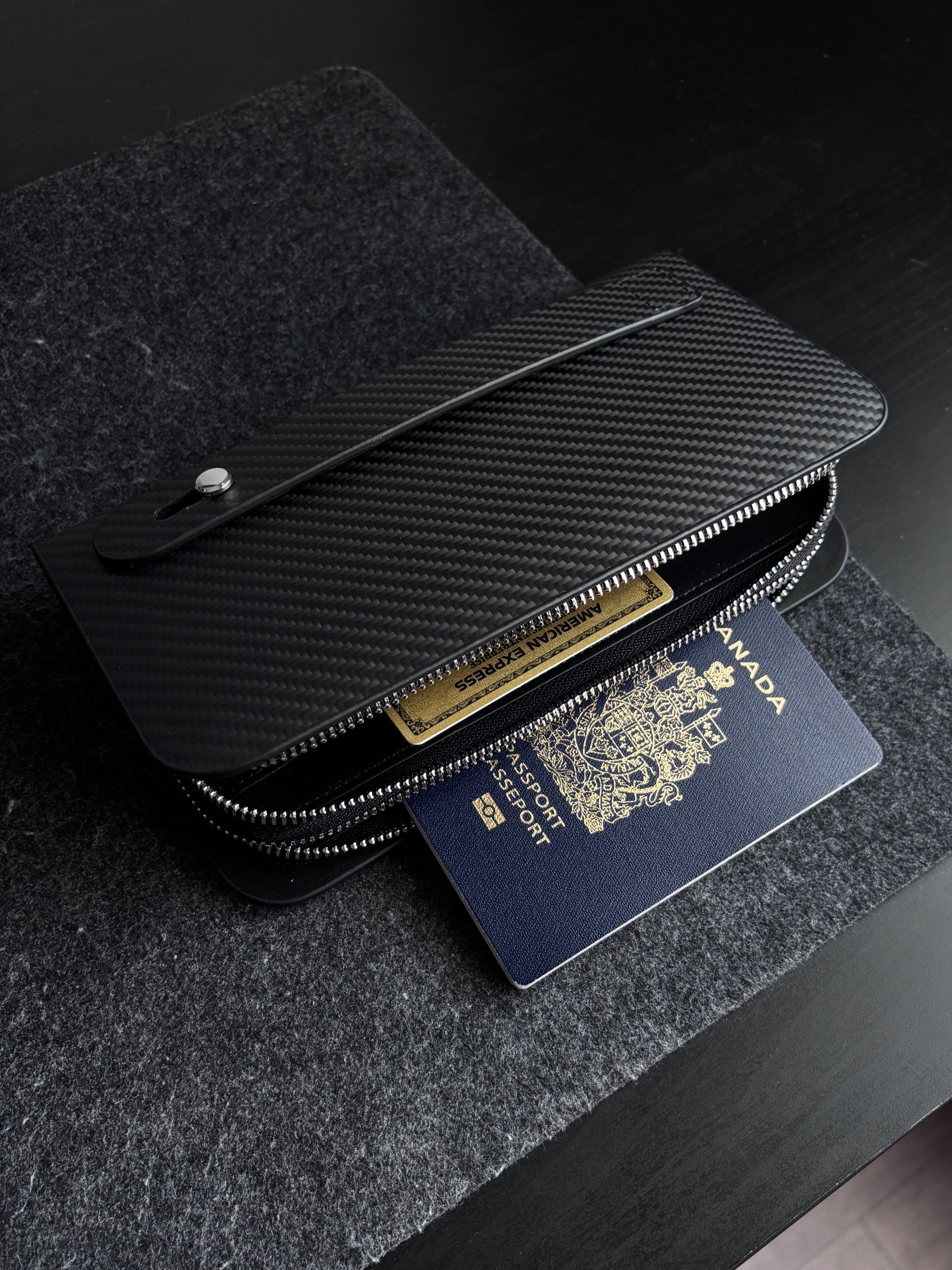 Carbon Fiber Pouch for Everyday Carry · Mulsanne