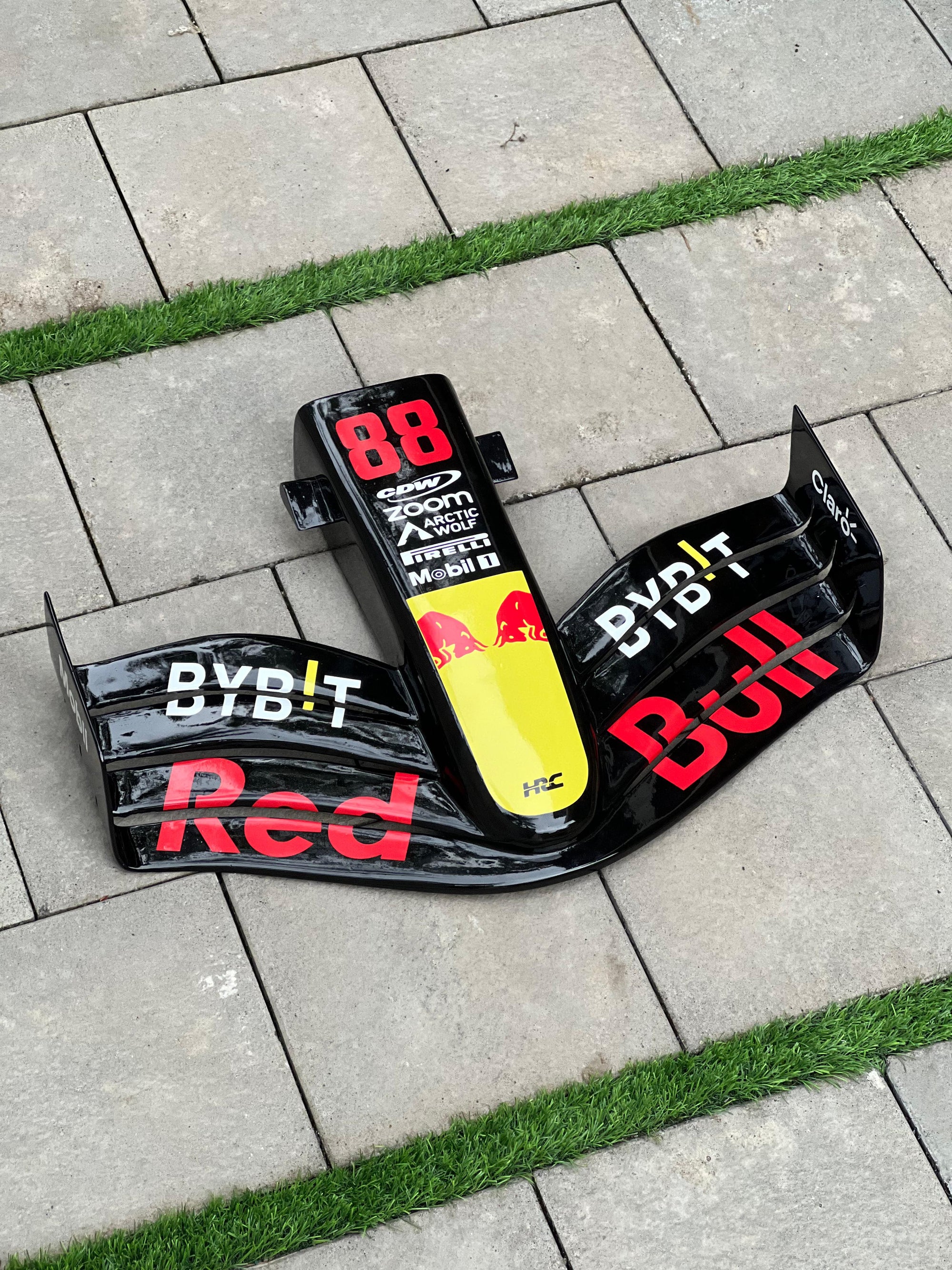 🏁 THE RACING BULL WING - Art Display